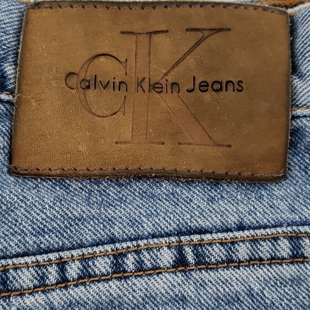 VINTAGE Calvin Klein 11" High Rise Cut Off Shorts - Picture 4 of 10